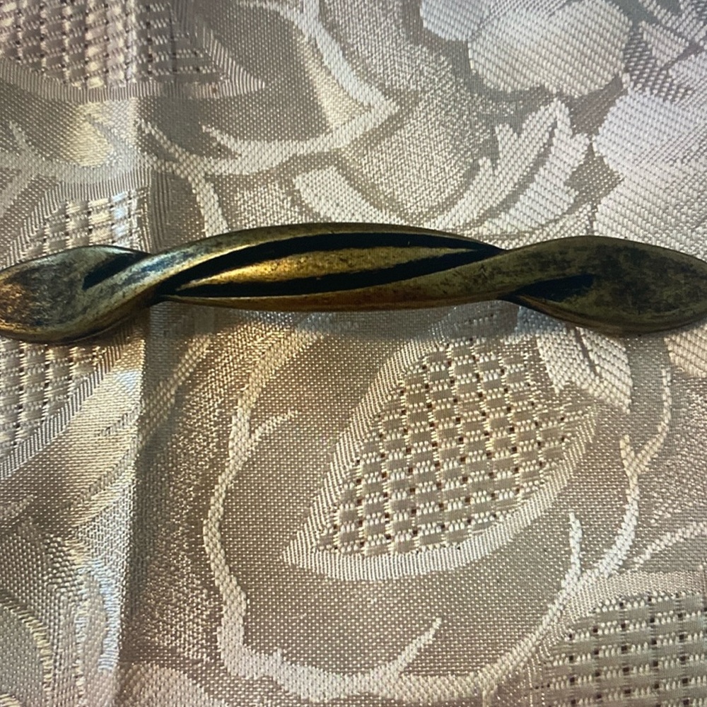 6 Handle Pulls brass finished